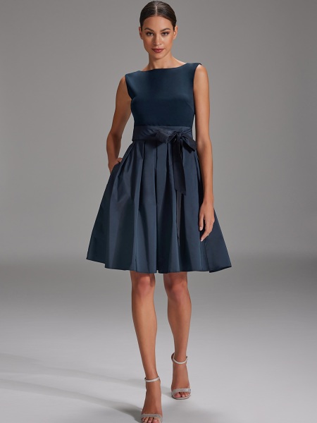 Swing Cocktailkleid aus Microtaft 77760810-3030